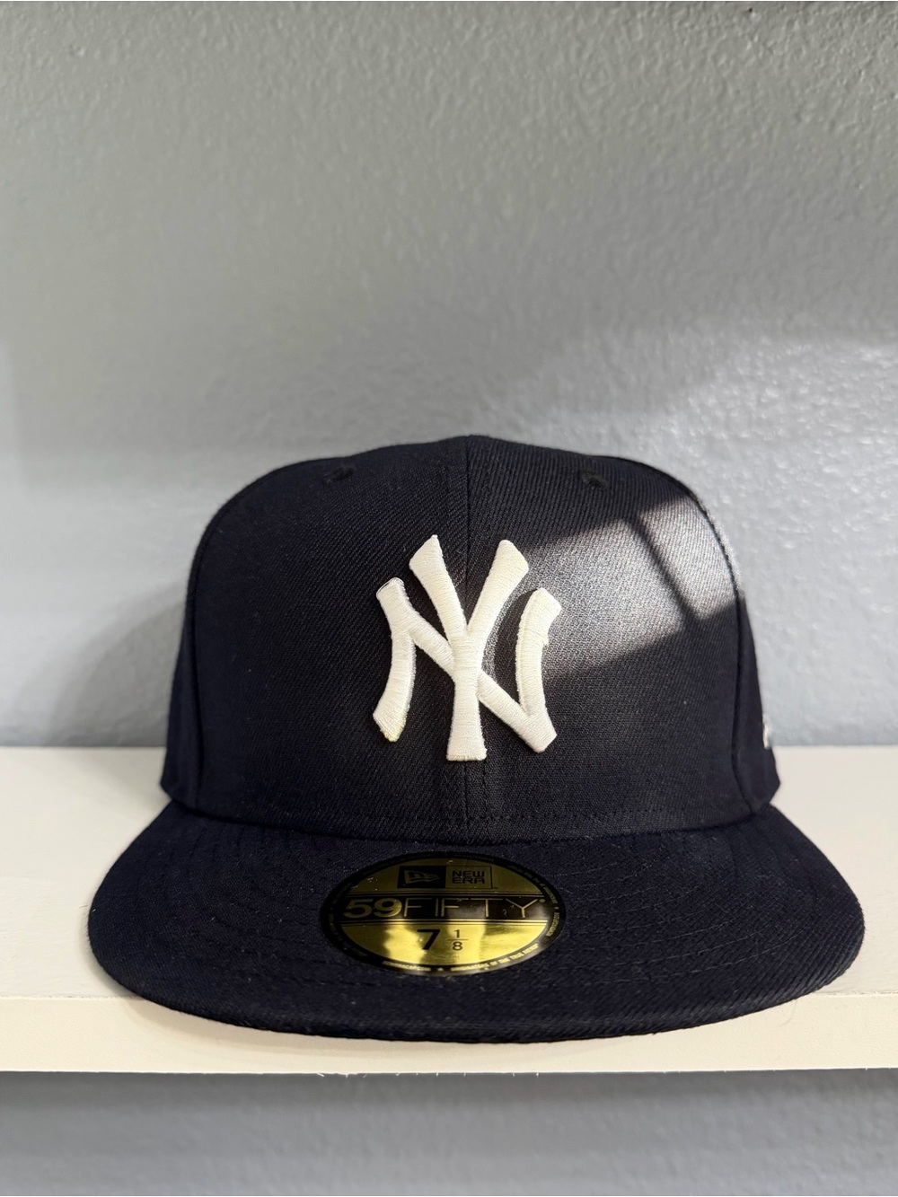 New Era NY Yankees Fitted Cap - Navy and White